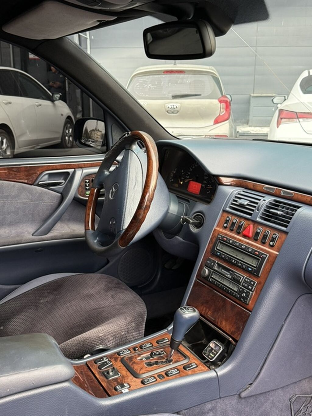 Mercedes-Benz E-Class: 2001 г., 4.3 л, Автомат, Бензин, Седан: фото 6