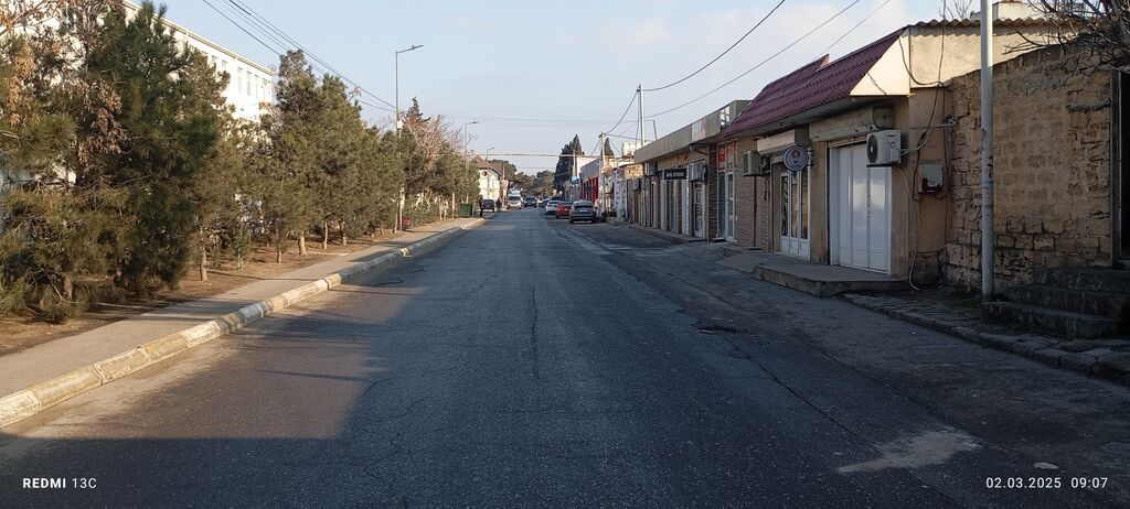 4 otaqlı, 300 kv. m, Orta təmir