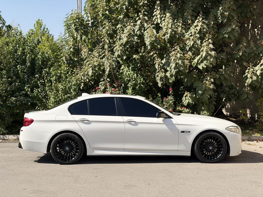 BMW 5 series: 2011 г., 3 л, Автомат, Бензин, Седан: фото 6