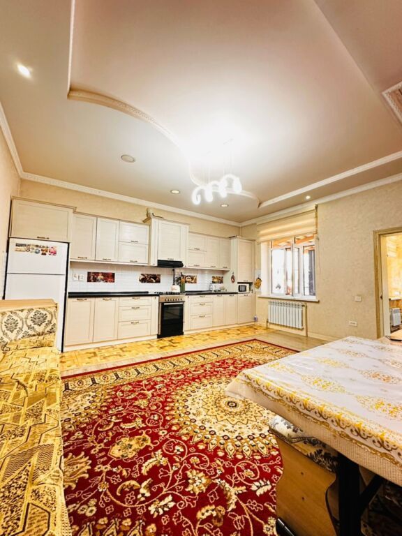 250 м², 6 комнат и более, Пишпек: фото 3
