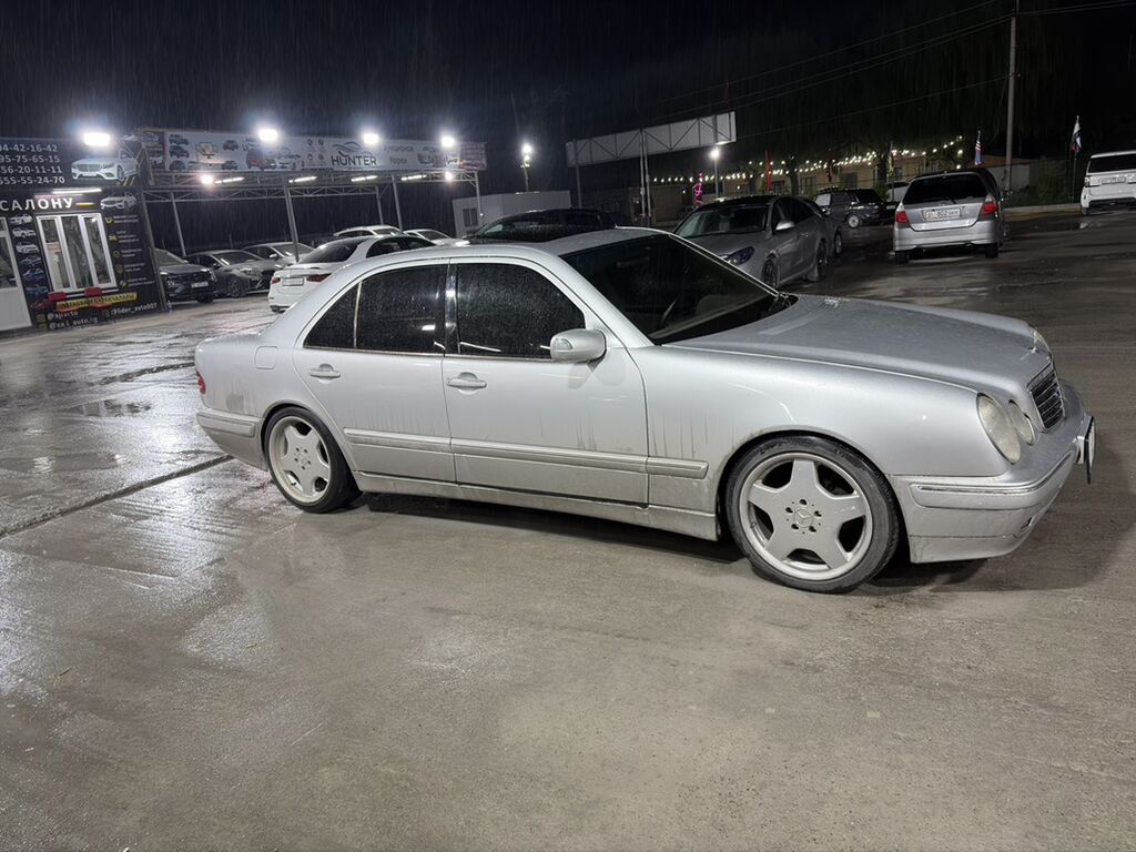Mercedes-Benz E-Class: 2001 г., 3.2 л, Автомат, Бензин, Седан: фото 2