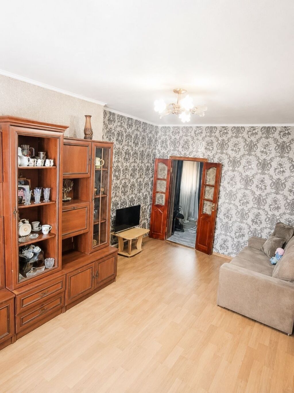 Продаётся полдома в Рабочем городке, Бишкек. Характеристики: -: фото 2
