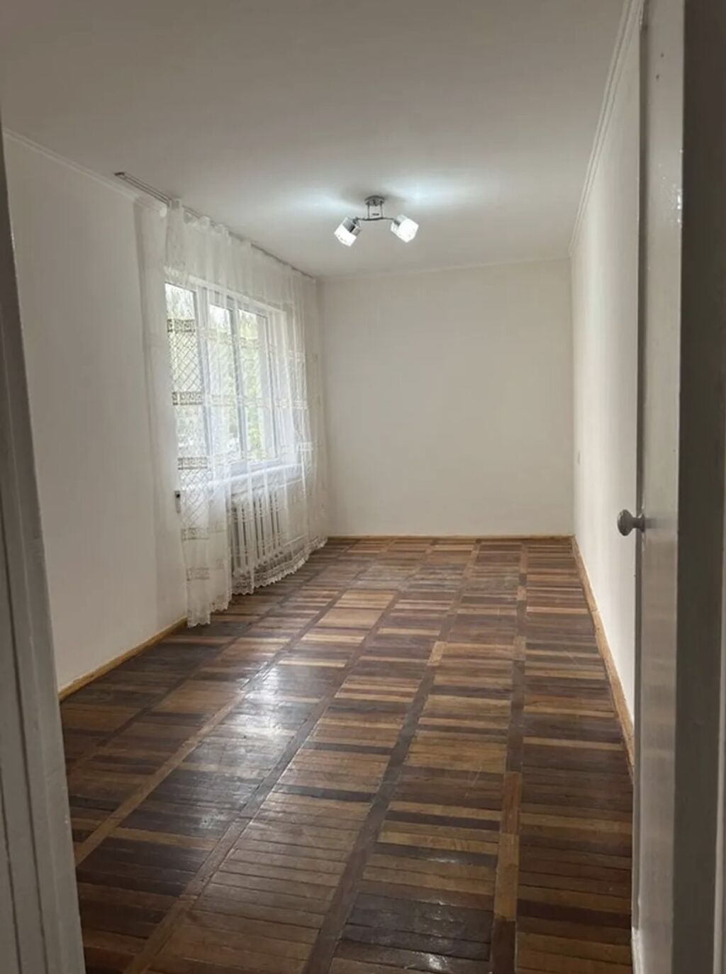 3 комнаты, 58 м², 104 серия, 2 этаж, Косметический ремонт: фото 1