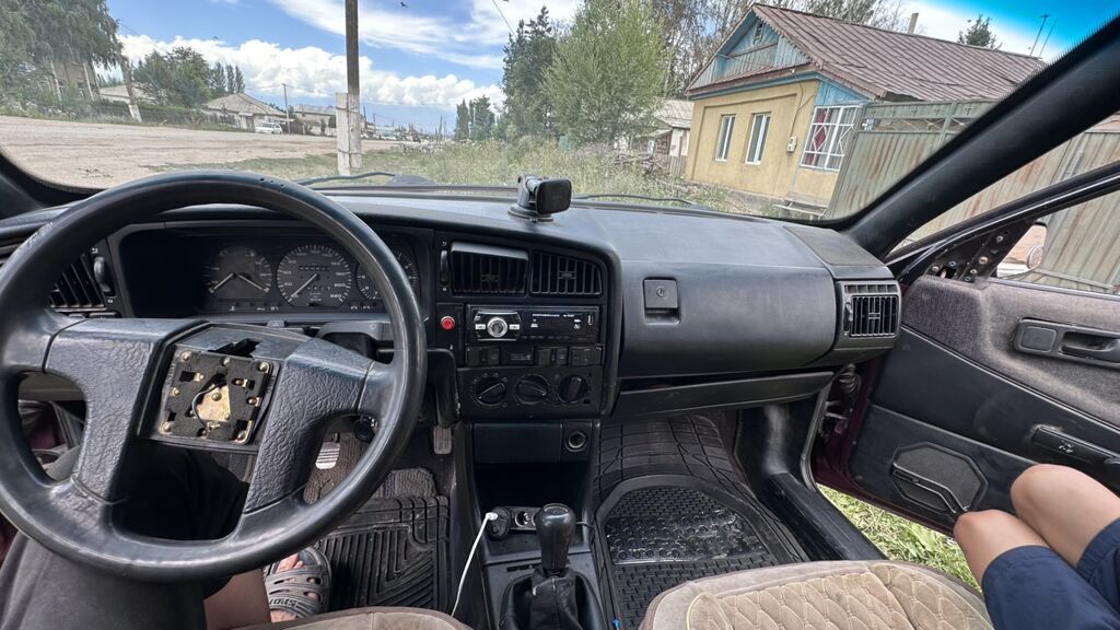 Volkswagen Passat: 1992 г., 1.8 л, Седан: фото 5