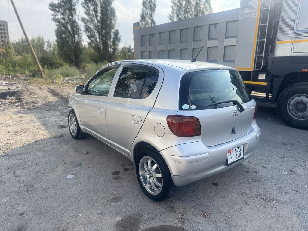 Toyota Vitz: 2004 г., 1.3 л, Автомат, Бензин, Хэтчбэк: фото 1