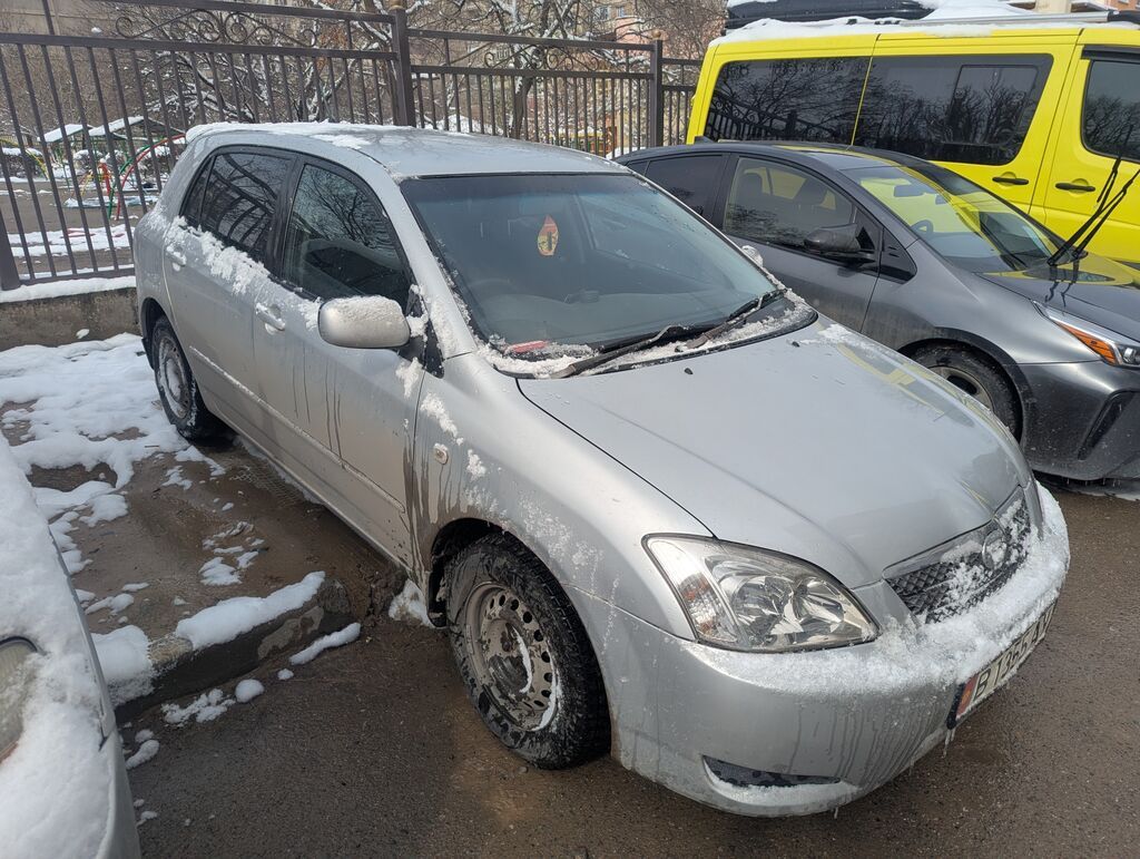 Toyota Corolla: 2003 г., 1.5 л, Автомат, Бензин, Хэтчбэк: фото 4