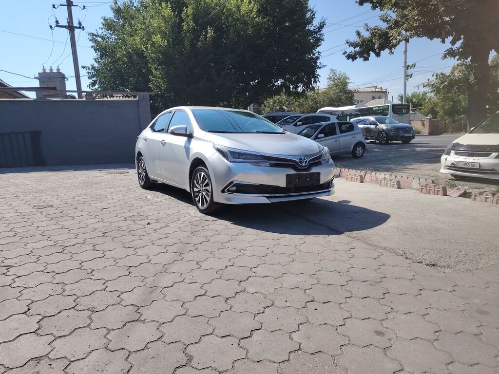 Toyota Corolla: 2019 г., 1.8 л, Вариатор, Гибрид, Седан: фото 3