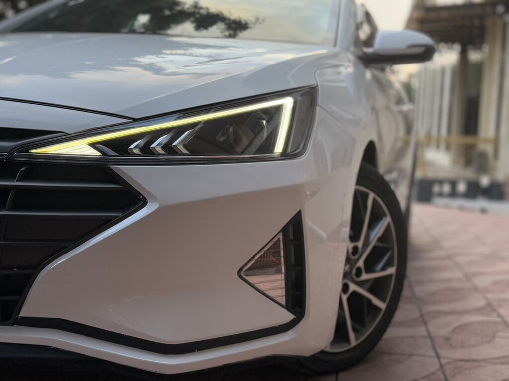 Hyundai Avante: 2019 г., 1.6 л, Автомат, Бензин, Седан: фото 6