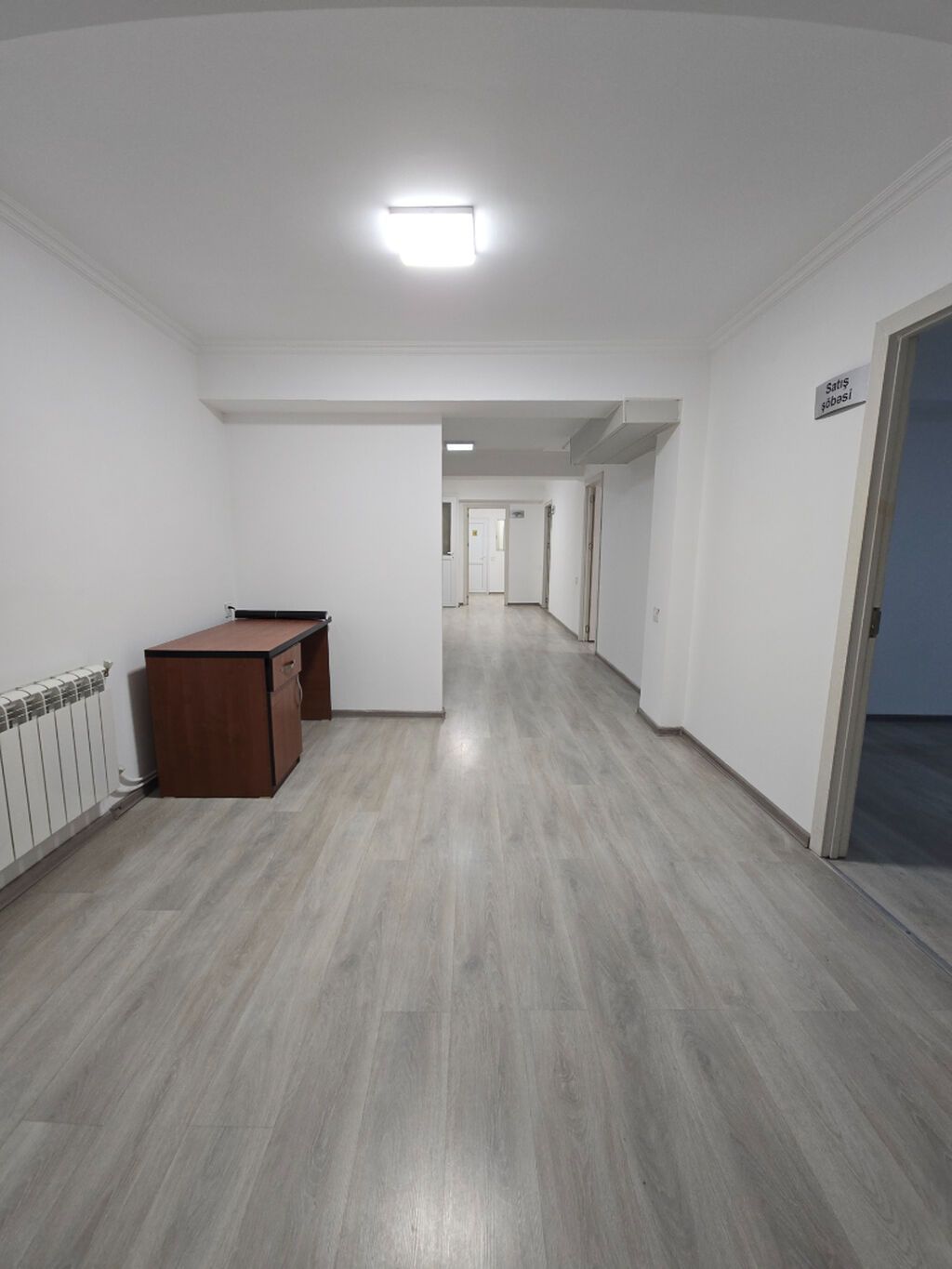 Ağ Şəhər, mərkəzi küçədə ofis icarəsi - Yer: Ağ Şəhərin mərkəzi