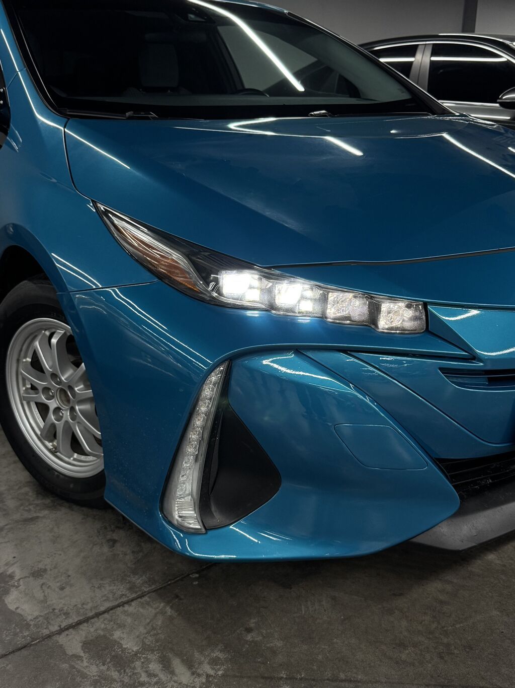 Toyota Prius: 2017 г., 1.8 л, Вариатор, Электромобиль, Лифтбек: фото 3