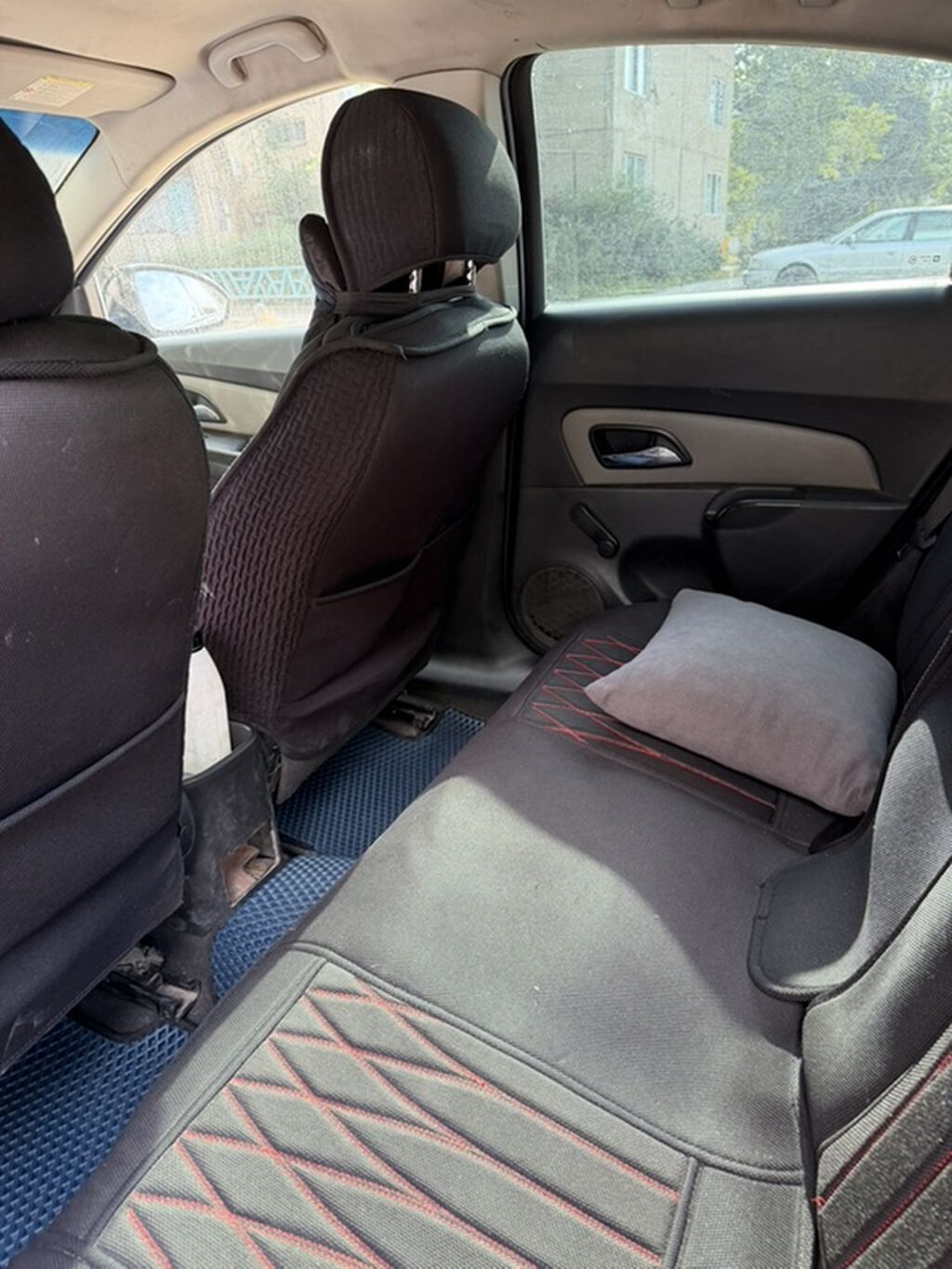 Chevrolet Cruze: 2013 г., 1.6 л, Механика, Бензин, Седан: фото 6