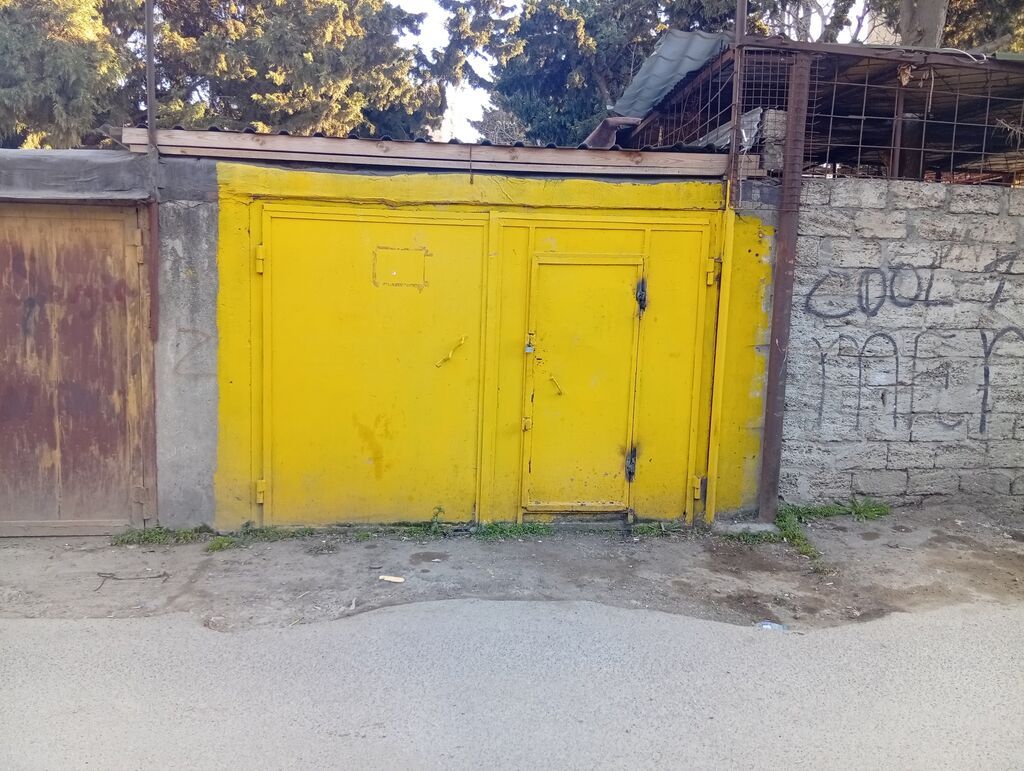24 kv. m, 4 * 6 * 3 Daş, Metal
