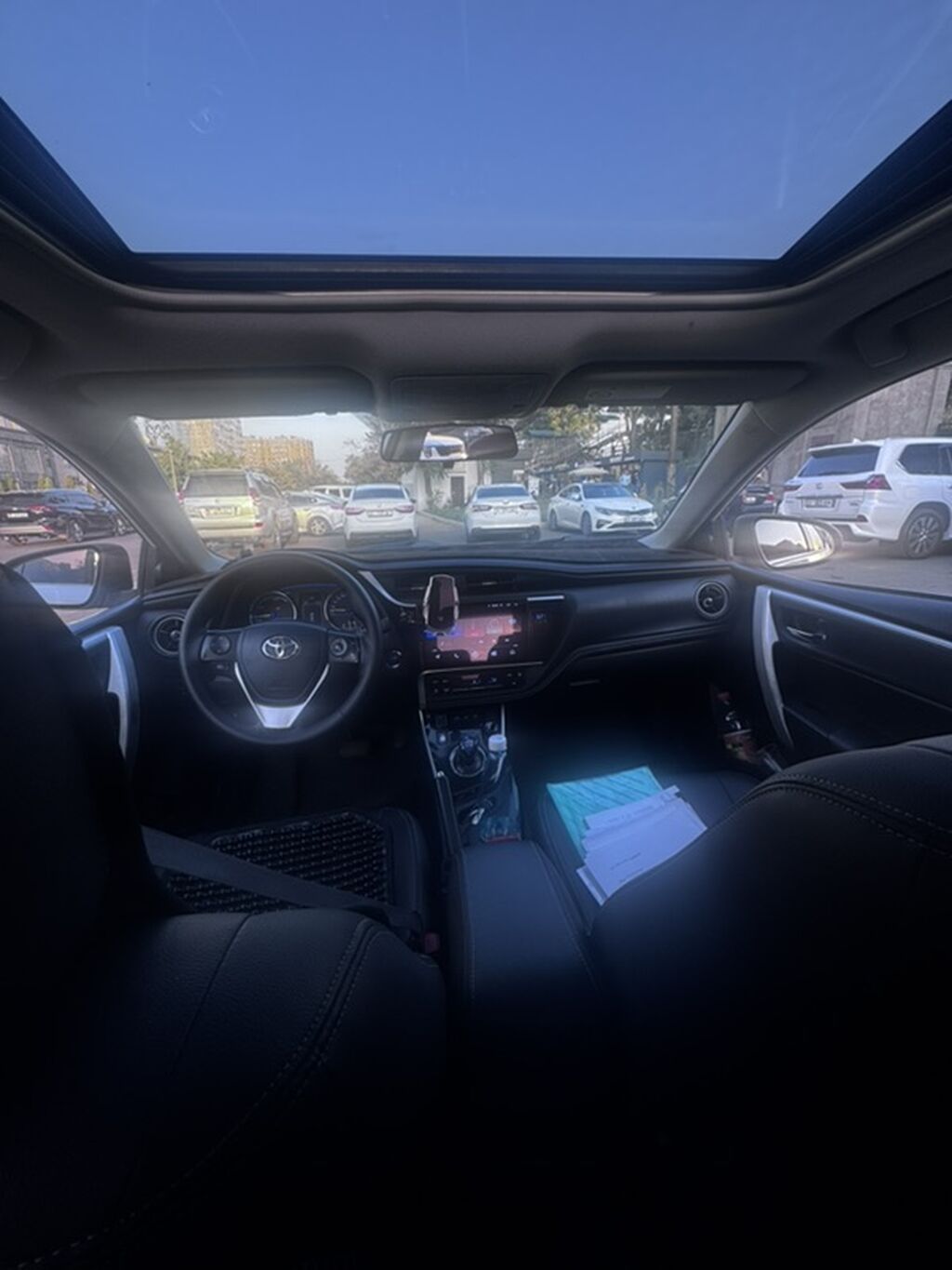 Toyota Corolla: 2019 г., 1.8 л, Вариатор, Гибрид, Седан: фото 6