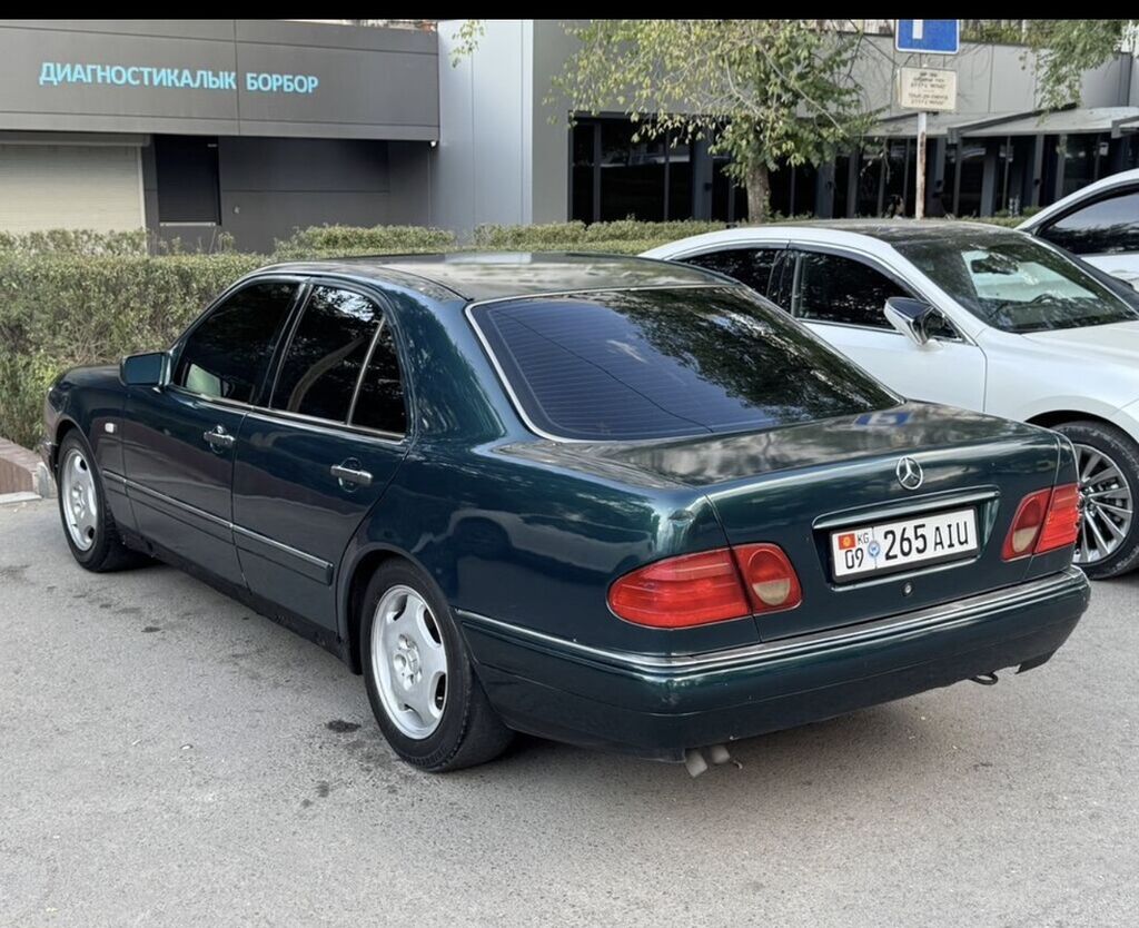 Mercedes-Benz E-Class: 1996 г., 3.2 л, Автомат, Бензин, Седан: фото 2