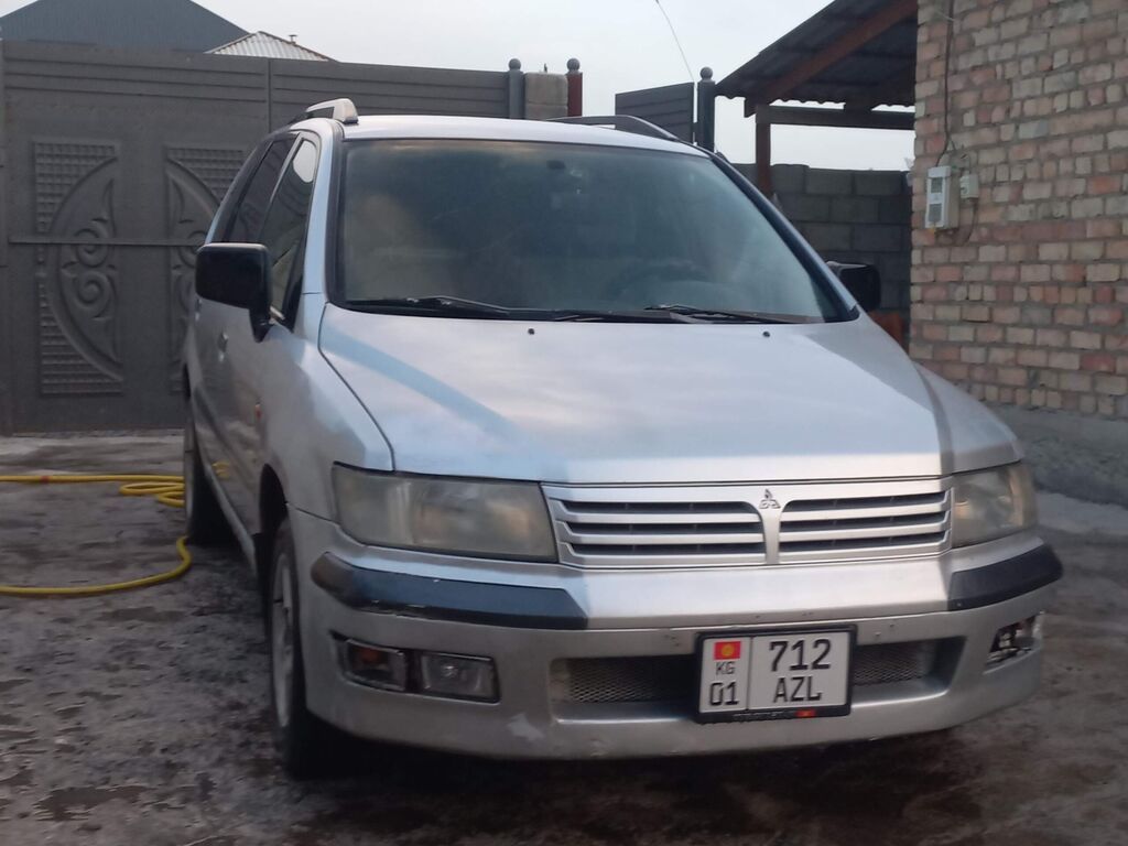 Mitsubishi Space Wagon: 2000 г., 2.4 л, Механика, Бензин, Минивэн: фото 4