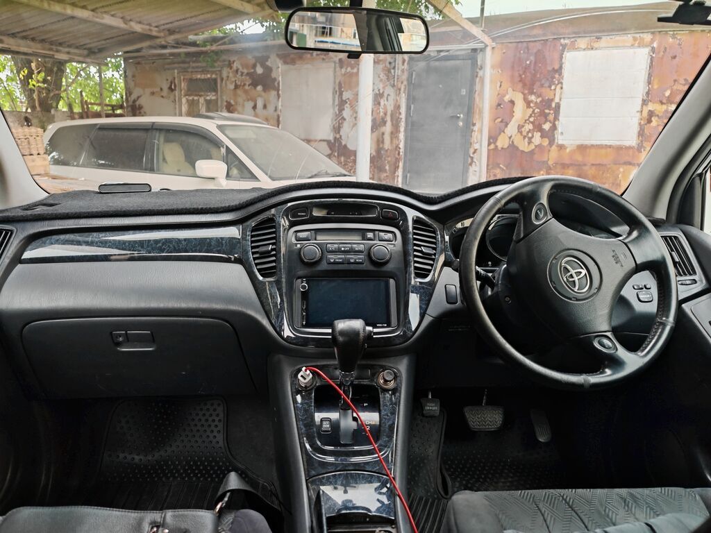 Toyota Kluger: 2002 г., 3 л, Автомат, Газ, Кроссовер: фото 6