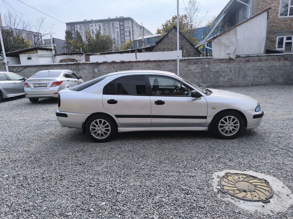 Mitsubishi Carisma 2002 г., 1.8 л, механика, бензин, седан: фото 3