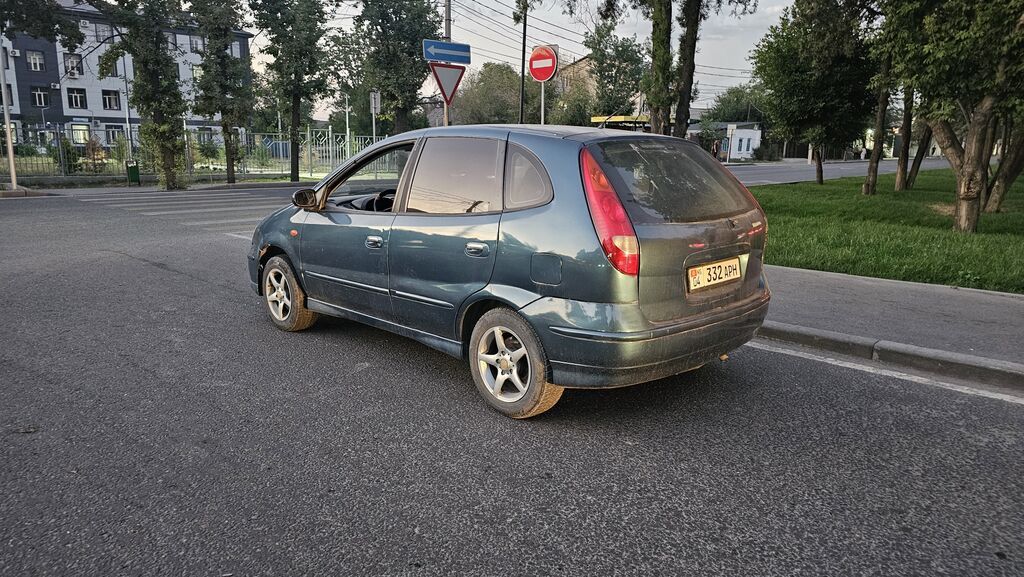 Nissan Almera Tino: 2001 г., 1.8 л, Механика, Бензин, Минивэн: фото 4
