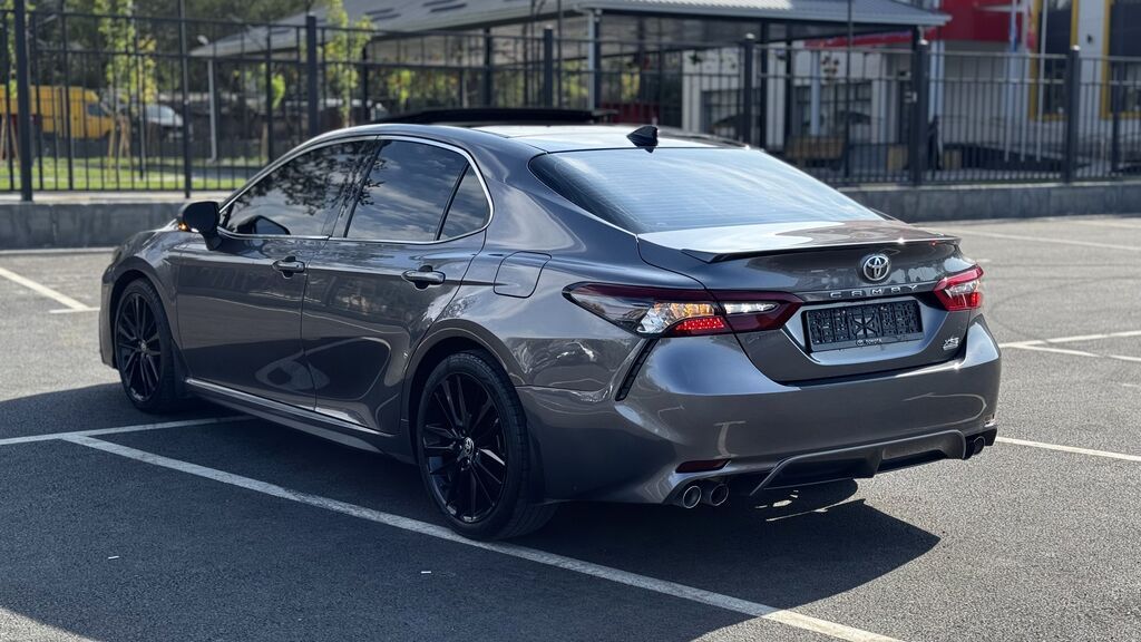 Toyota Camry: 2022 г., 2.5 л, Автомат, Бензин, Седан: фото 3