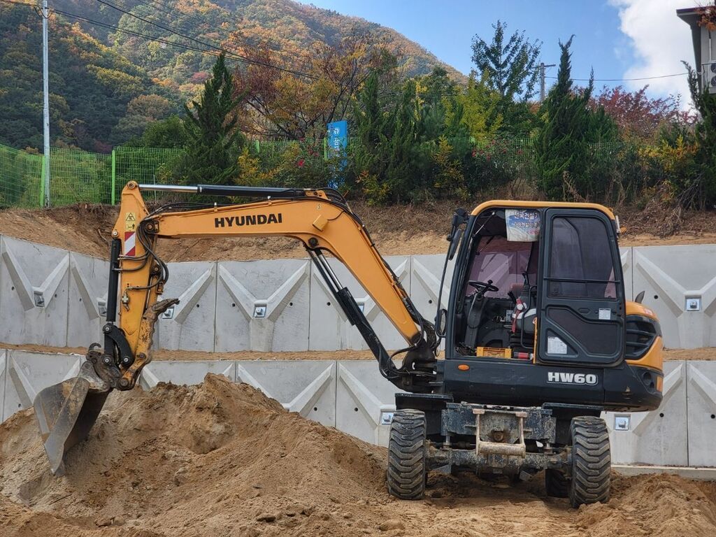 Экскаватор погрузчик экскаватор услуги экскаватора: 3000 KGS ᐈ ...
