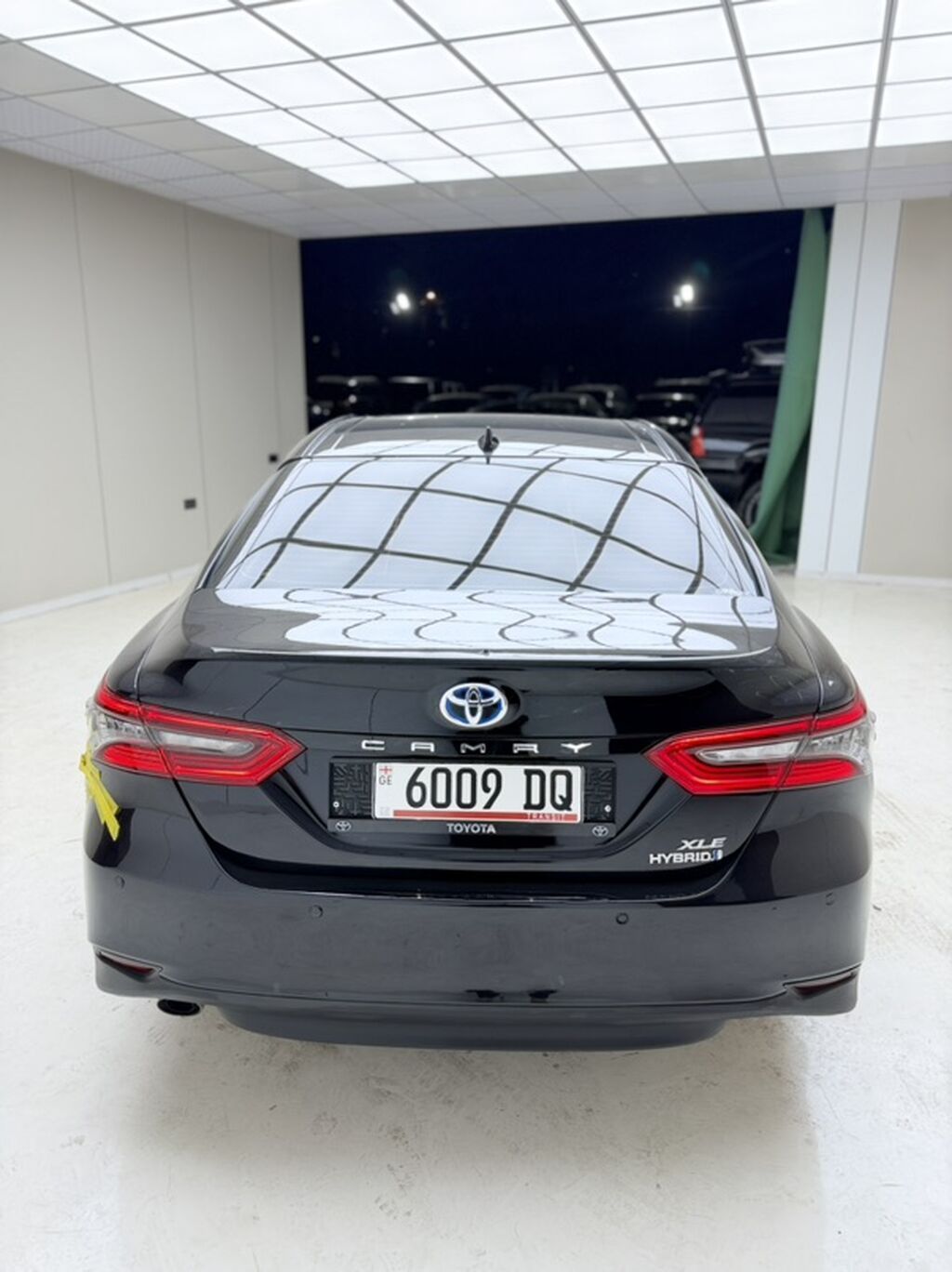 Toyota Camry: 2021 г., 2.5 л, Автомат, Гибрид, Седан: фото 3