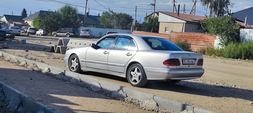 Mercedes-Benz E-Class: 1999 г., 2.2 л, Автомат, Бензин, Седан: фото 3