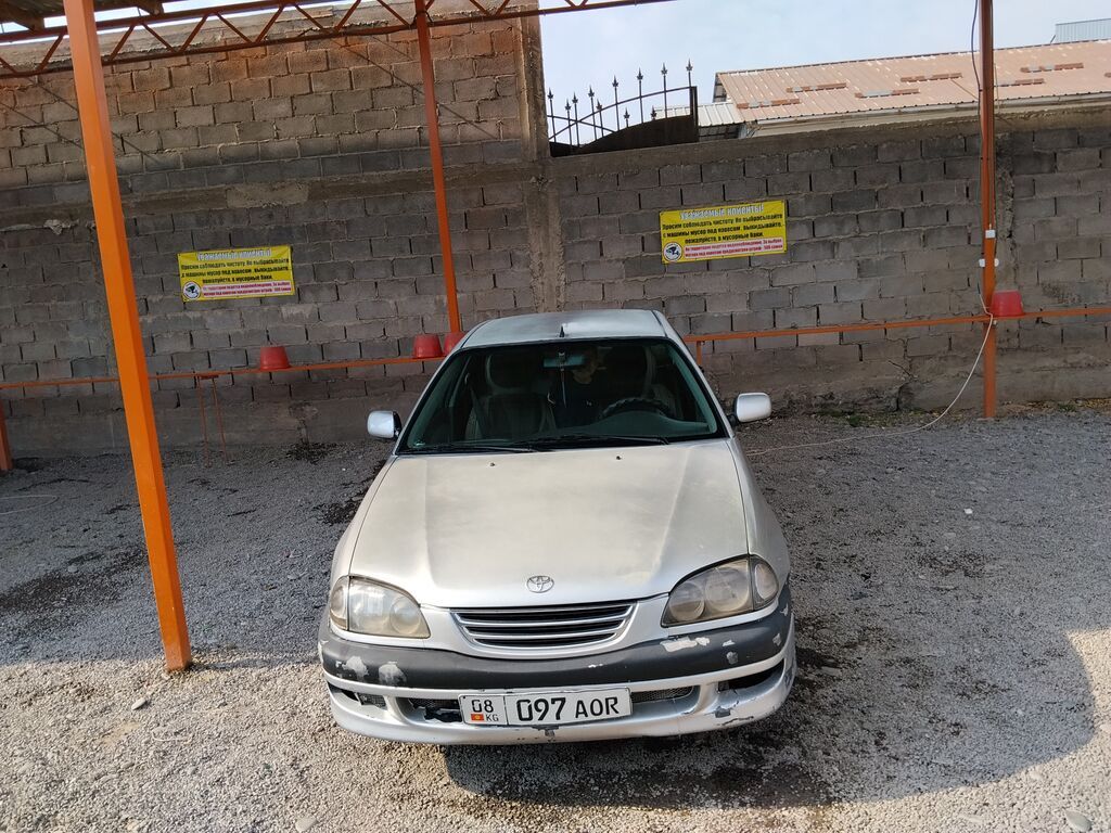 Toyota Carina E: 1999 г., 1.8 л, Механика, Бензин, Седан: фото 4
