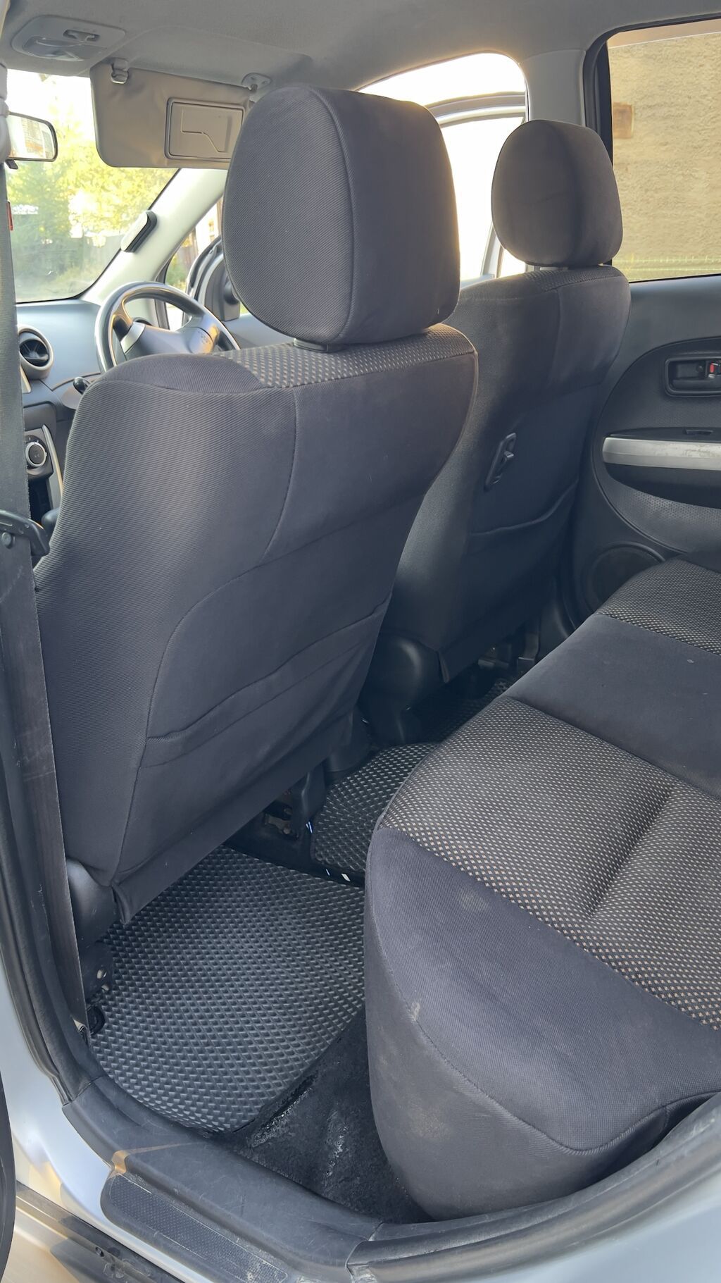 Toyota Ist: 2002 г., 1.5 л, Автомат, Бензин: фото 6