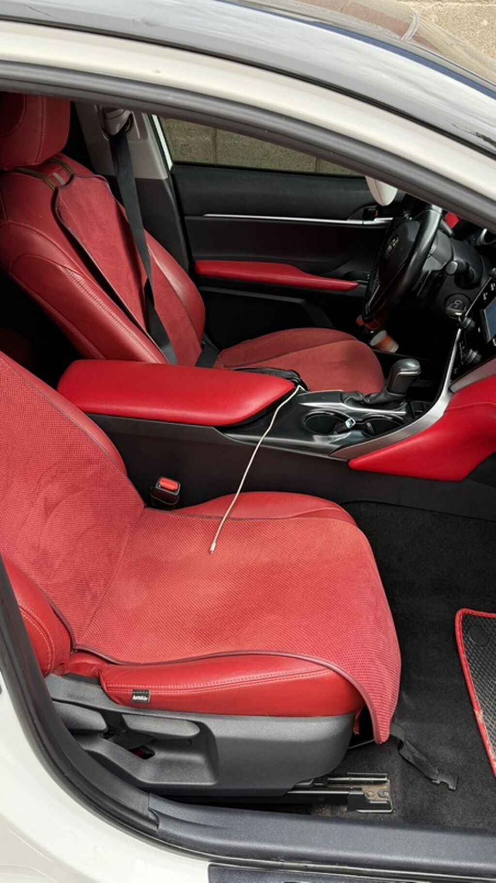 Toyota Camry: 2020 г., 2.5 л, Автомат, Бензин, Седан: фото 4