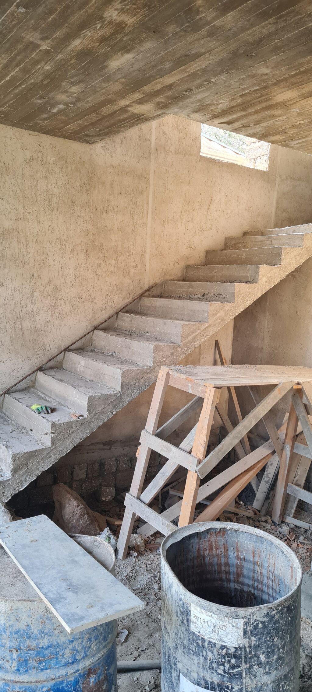 Kürdəxanı qəs. 4 otaqlı, 90 kv. m, Kredit yoxdur, Təmirsiz