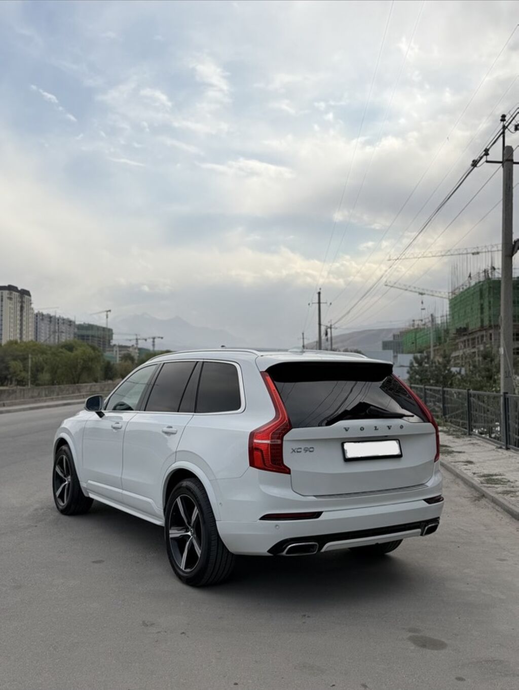 Volvo XC90: 2017 г., 2 л, Автомат, Дизель, Кроссовер: фото 3