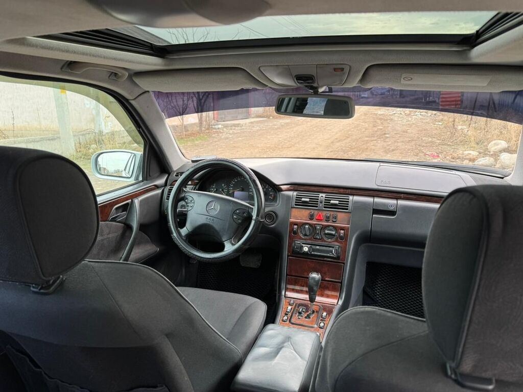 Mercedes-Benz E-Class: 2000 г., 2.2 л, Автомат, Бензин, Седан: фото 7