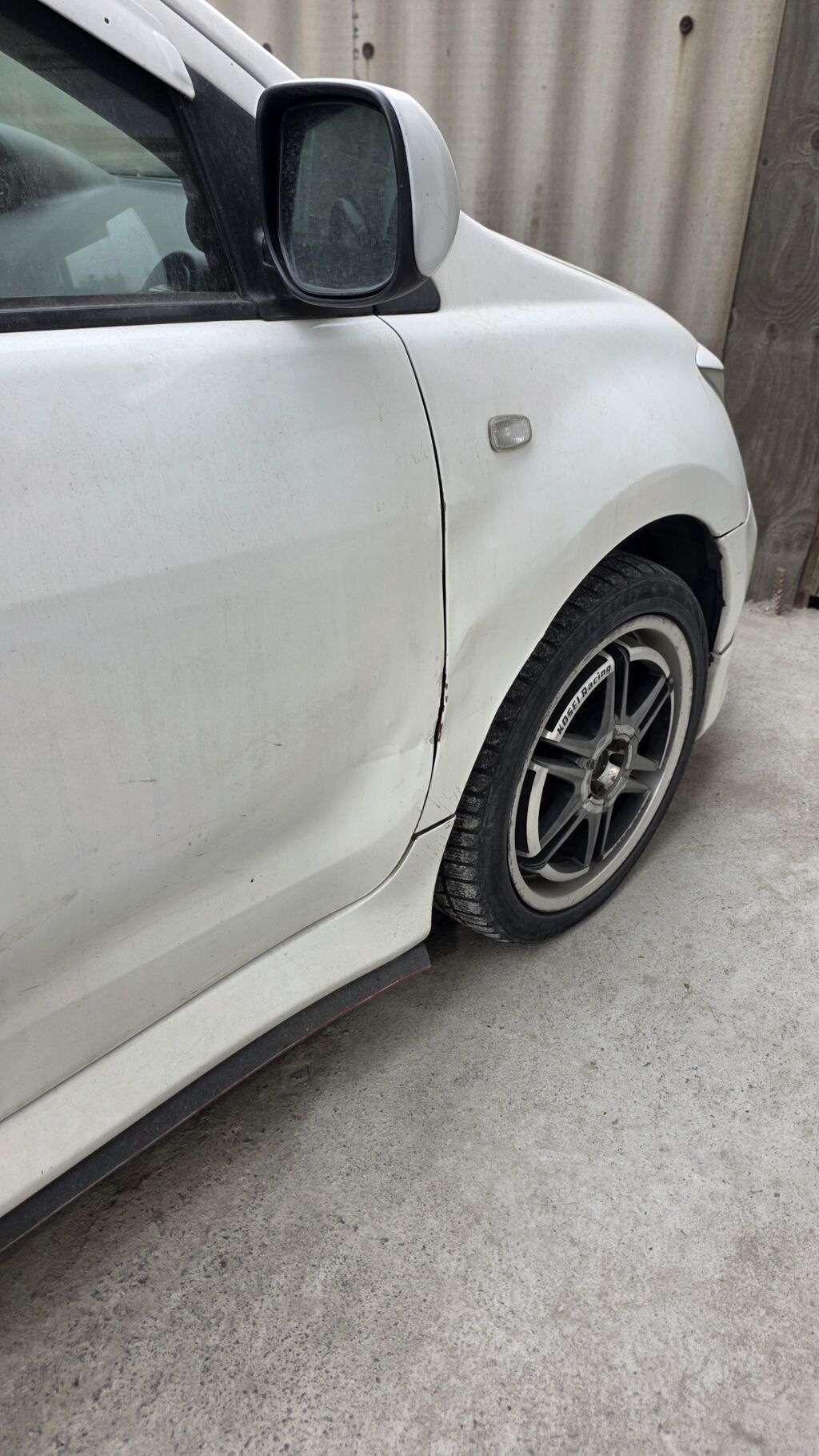 Toyota Ist: 2003 г., 1.5 л, Автомат, Бензин, Хэтчбэк: фото 4