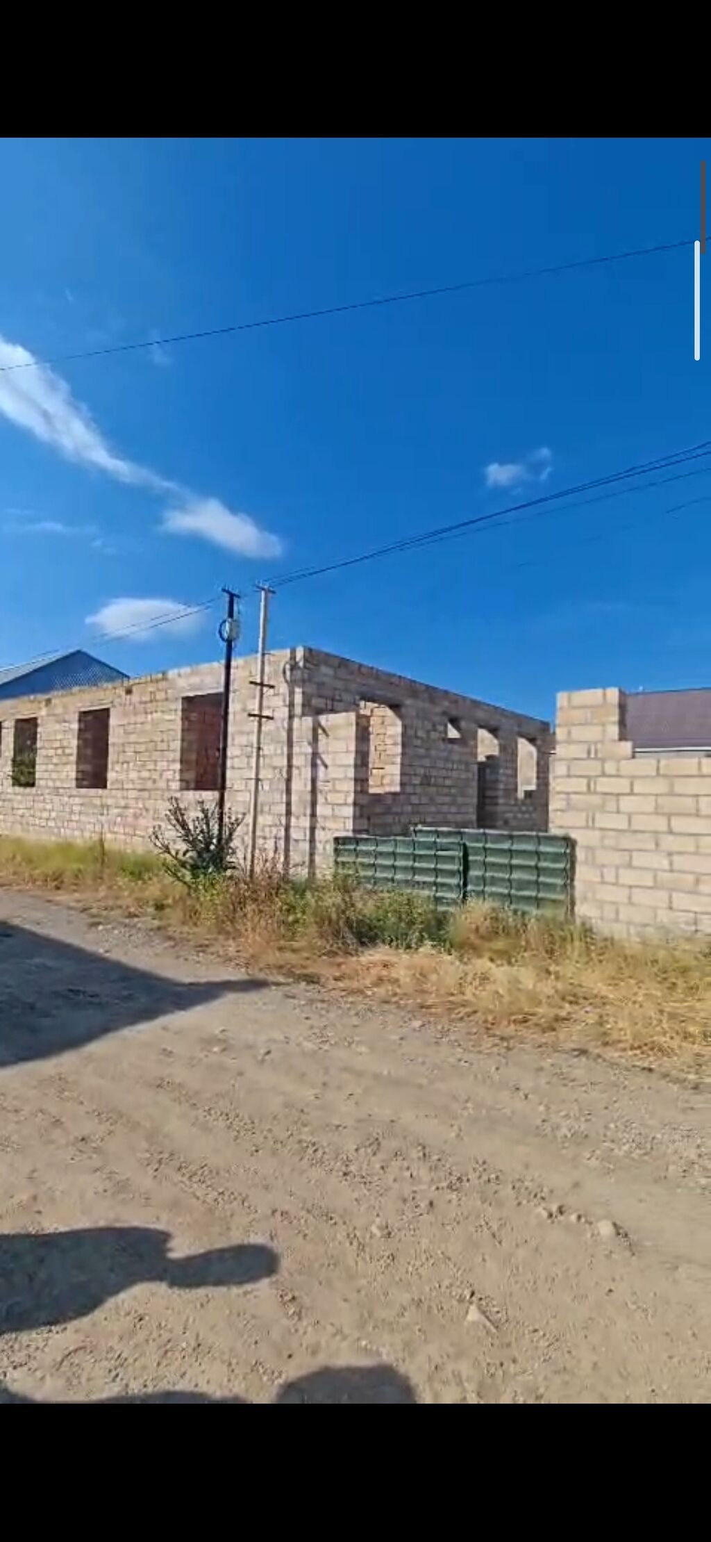 Gülüstan-Avtozavod yolu asfalta yaxın,6 sot torpaq sahəsinin içində
