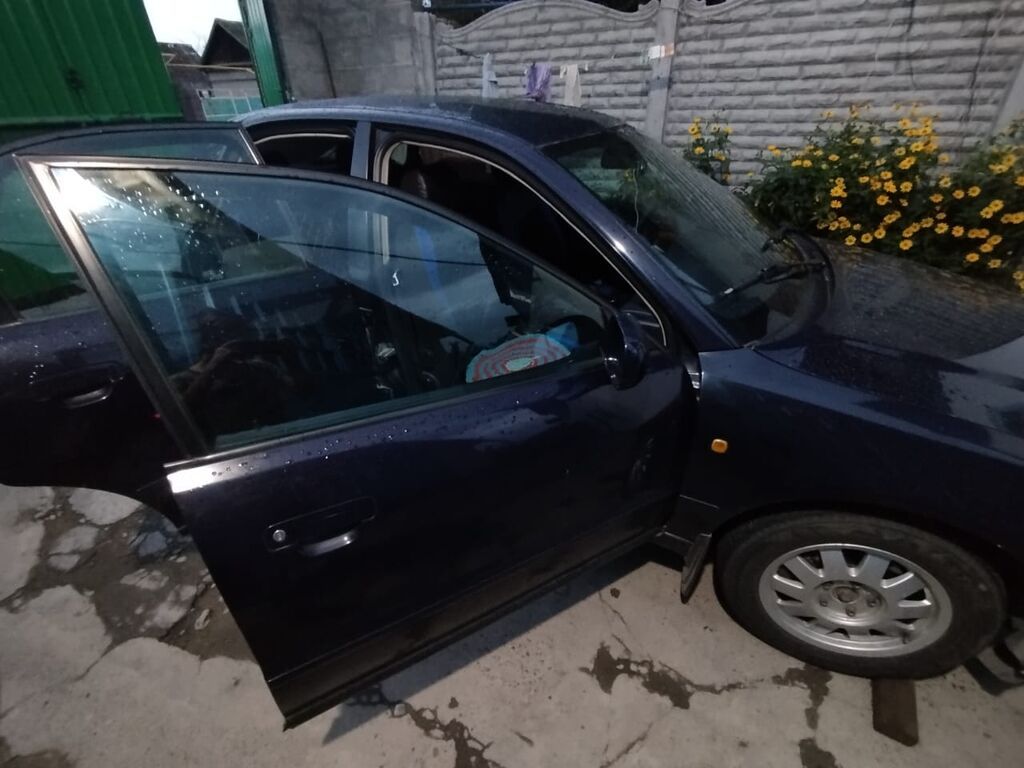 Audi A4: 1998 г., 2.8 л, Механика, Бензин, Седан: фото 7