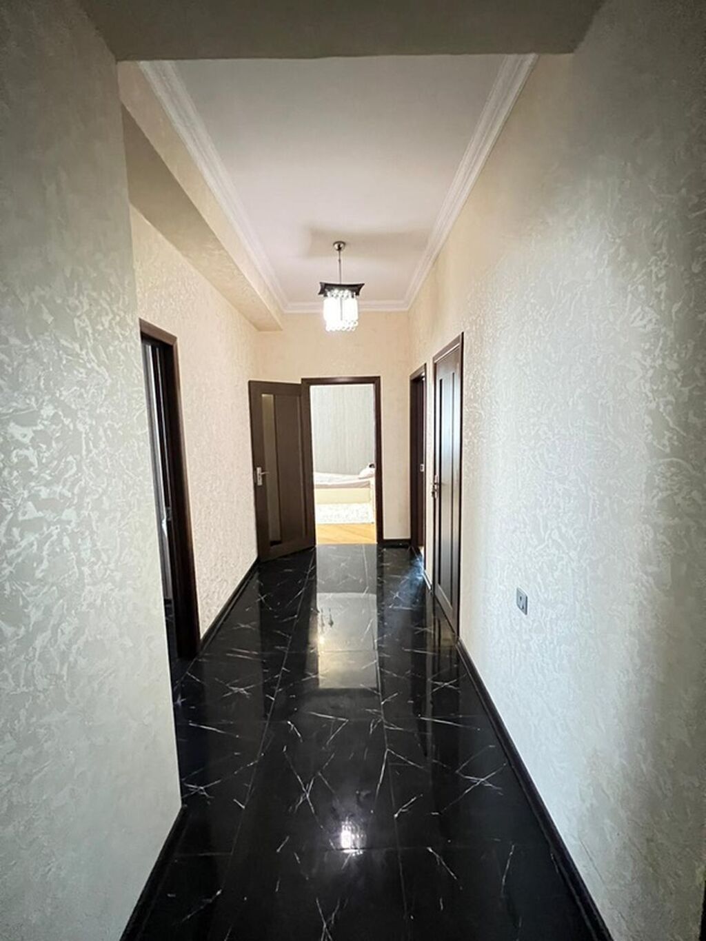 3 otaqlı, Yeni tikili, m. Elmlər Akademiyası, 147 kv. m