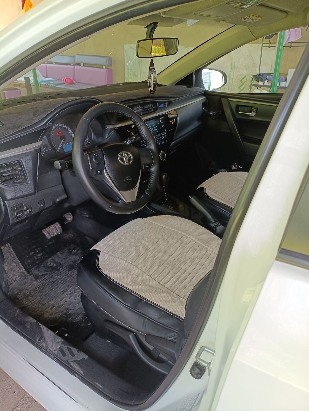 Toyota Corolla: 2013 г., 1.6 л, Автомат, Бензин, Седан: фото 4