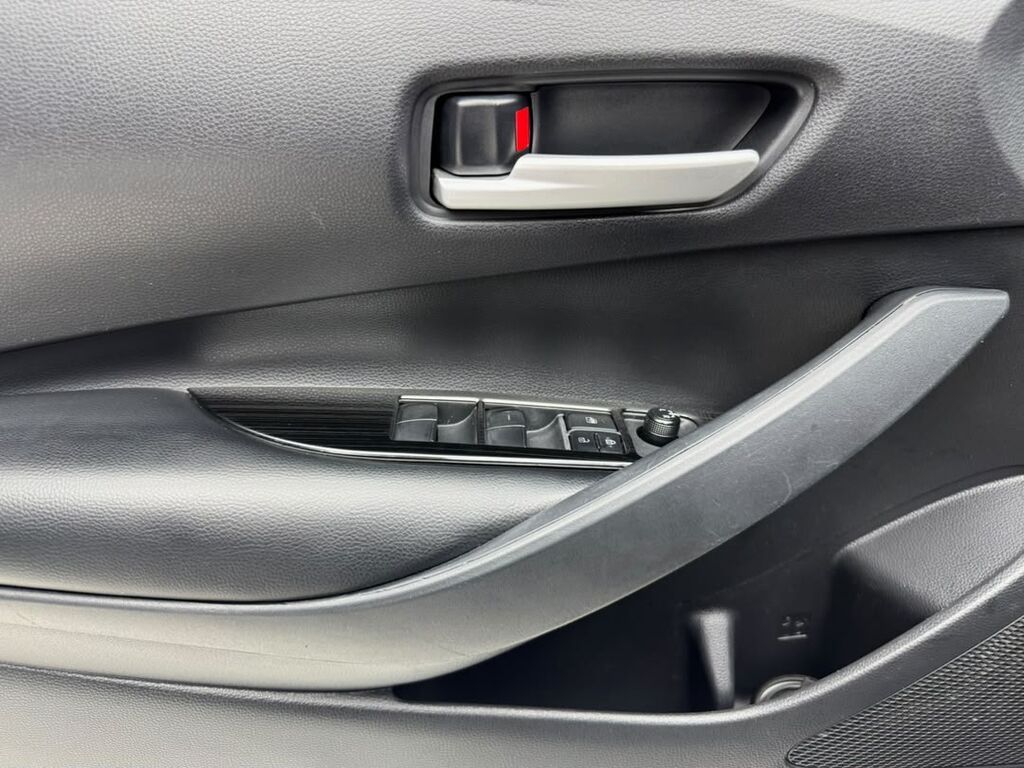 Toyota Corolla: 2020 г., 1.2 л, Автомат, Бензин, Седан: фото 7