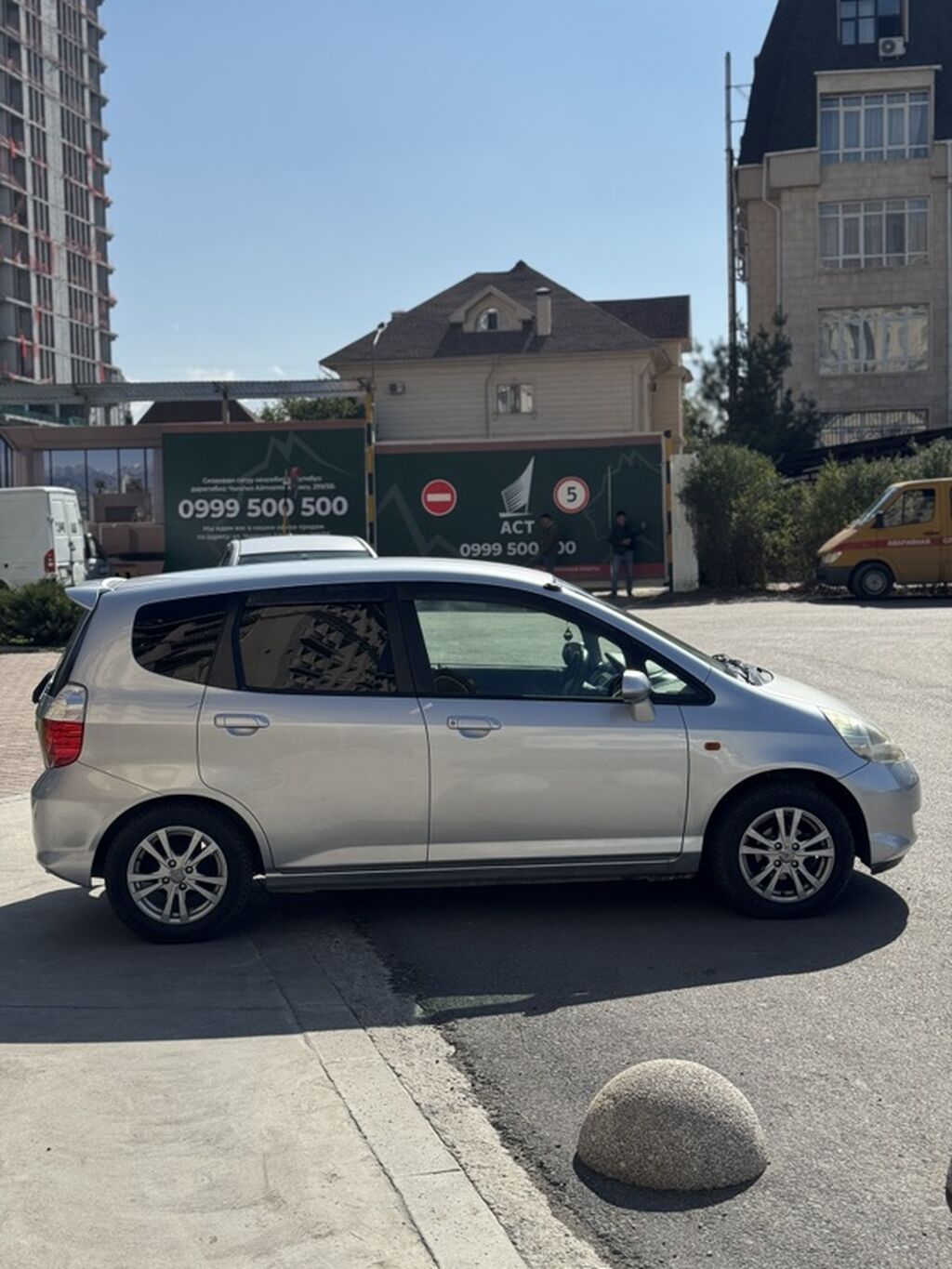 Honda Fit: 2004 г., 1.3 л, Автомат, Бензин, Хэтчбэк: фото 6