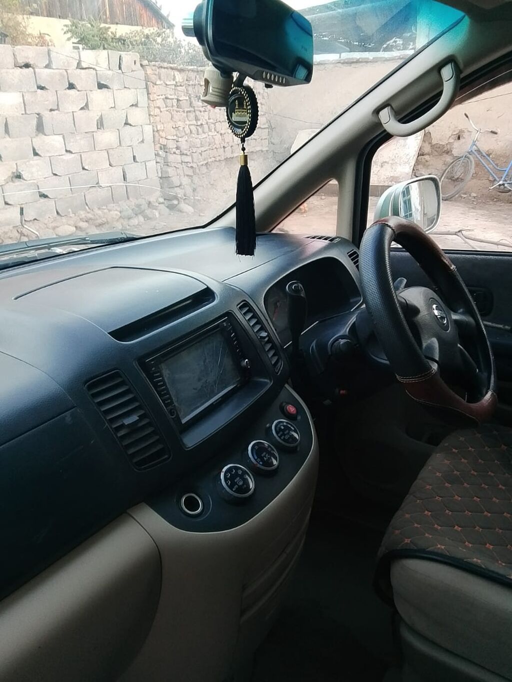 Nissan Serena: 2002 г., 2 л, Автомат, Газ, Минивэн: фото 3