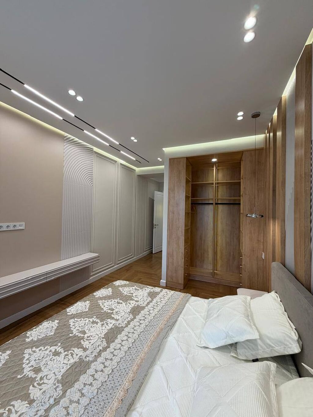 3 комнаты, 105 м², Южная Магистраль 10 этаж: фото 2