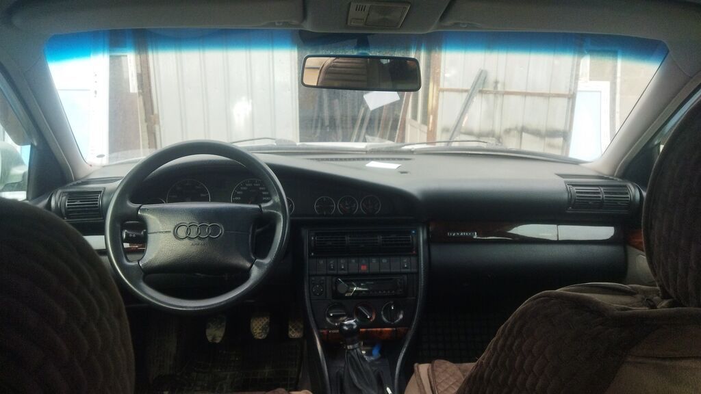 Audi A6: 1995 г., 2 л, Механика, Бензин, Седан: фото 5