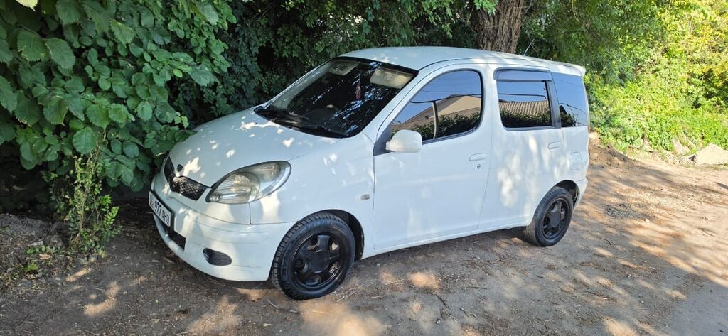 Toyota Funcargo: 2003 г., 1.5 л, Бензин: фото 1