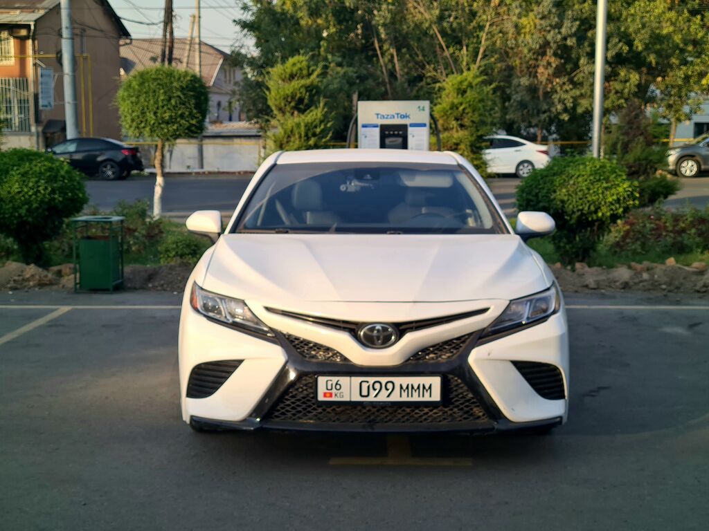 Toyota Camry: 2018 г., 2.5 л, Автомат, Бензин, Седан: фото 1