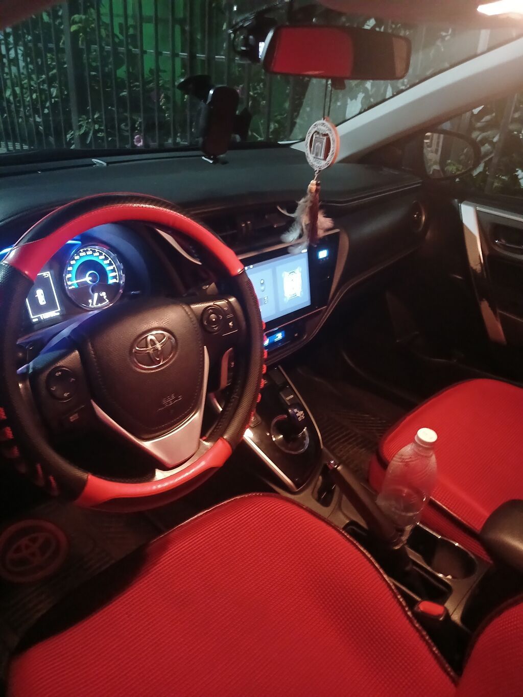 Toyota Corolla: 2019 г., 1.8 л, Вариатор, Гибрид, Седан: фото 3