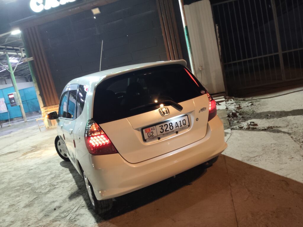 Honda Fit: 2003 г., Вариатор, Бензин, Хэтчбэк: фото 1