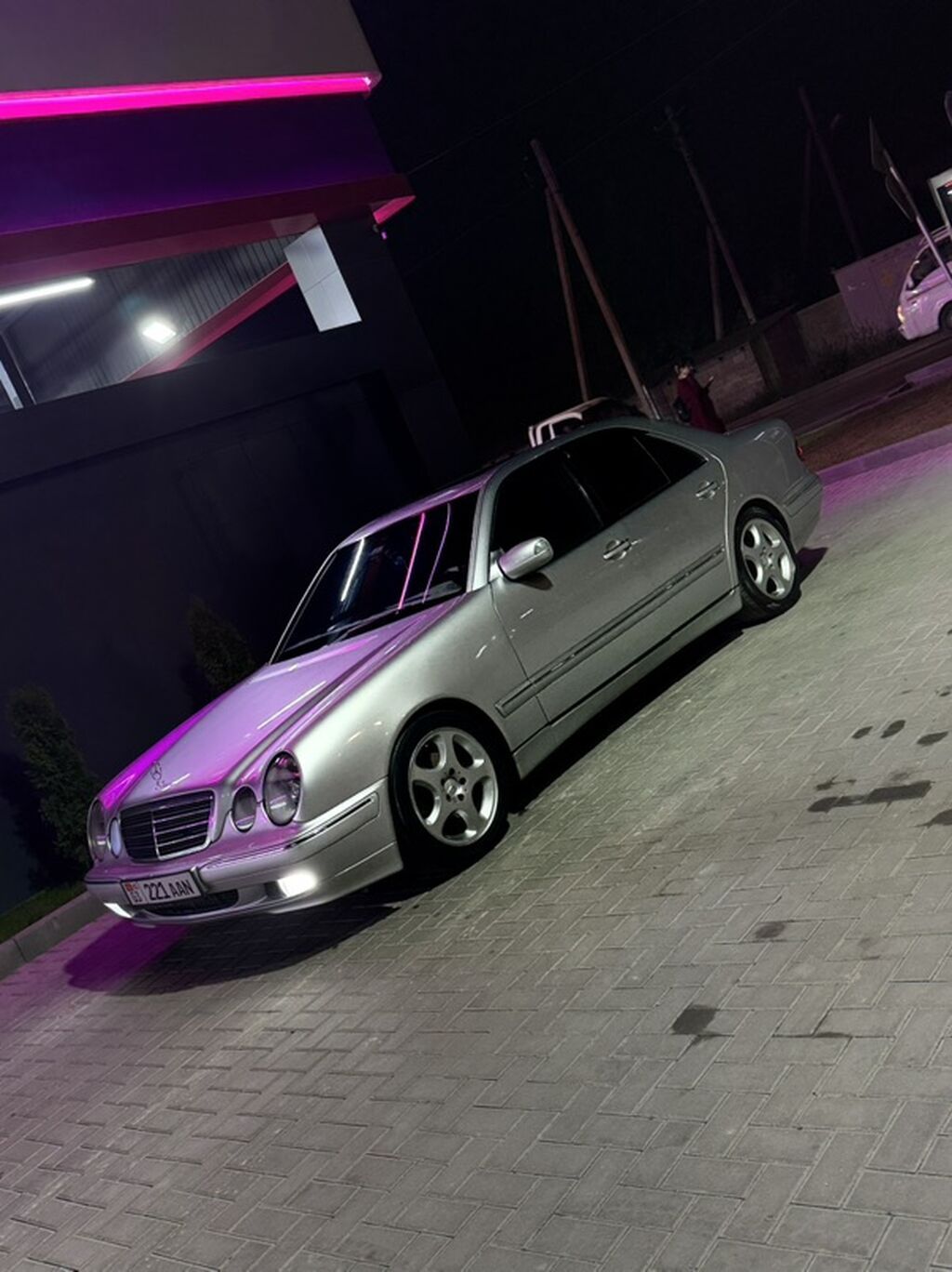 Mercedes-Benz E-Class: 2002 г., 2.7 л, Автомат, Электромобиль, Седан: фото 3