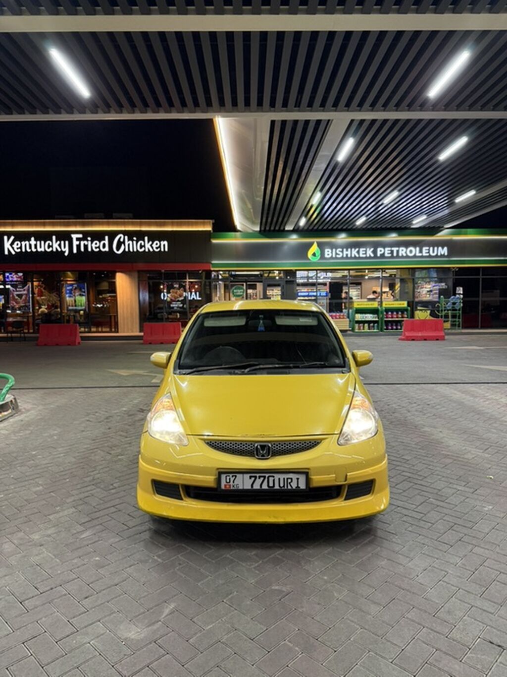 Honda Fit: 2005 г., 1.3 л, Вариатор, Бензин, Хэтчбэк: фото 3