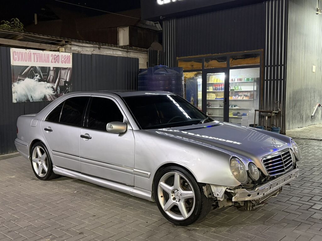 Mercedes-Benz E-Class: 2005 г., Седан