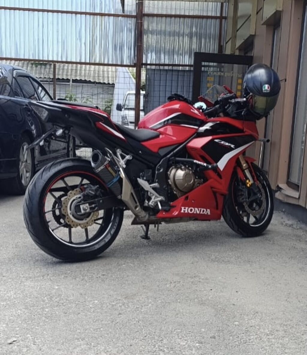Honda CBR500R, красно‑черный спортбайк. Ключевые особенности: -: фото 2
